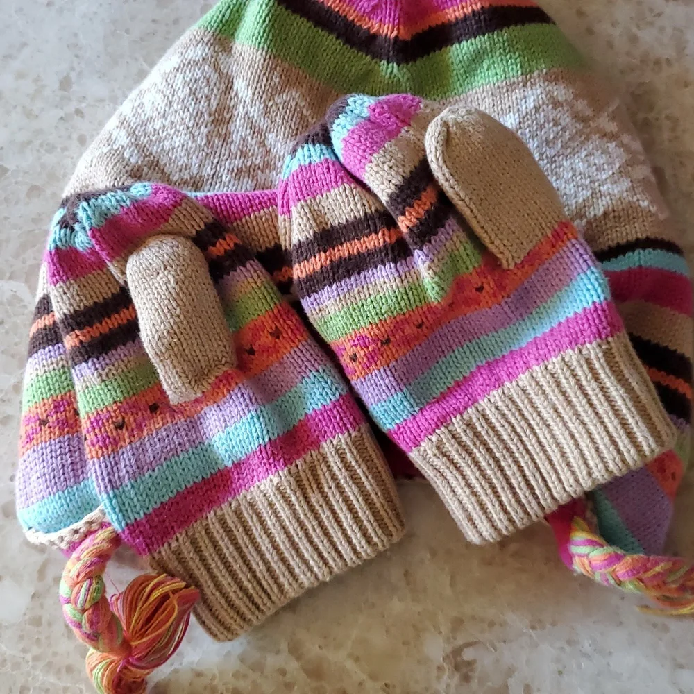 Baby GAP S/M Kids Hat and Mittens Set